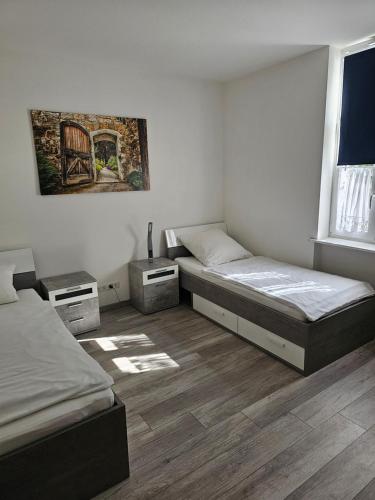 2 bedrooms, 5 beds