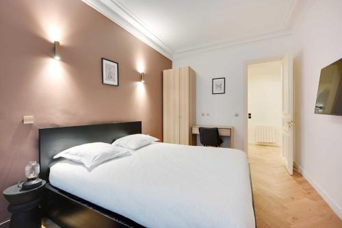 Spacious apartment - 3BR-8P - Ternes, Paris