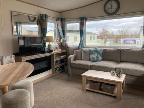 Tattershall Lakes Luxury Hot Tub Breaks