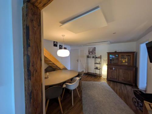 Iekārtas, fewoflagmeier Meidelstetten I Maisonetten Wohnung Alb in Hohenstein (Reutlingen)