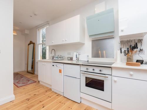 Stylish One Bed Apartment close to the city centre - Pass the Keys, Bath (photo 10)