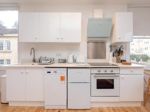 Stylish One Bed Apartment close to the city centre - Pass the Keys, Bath (photo 11)