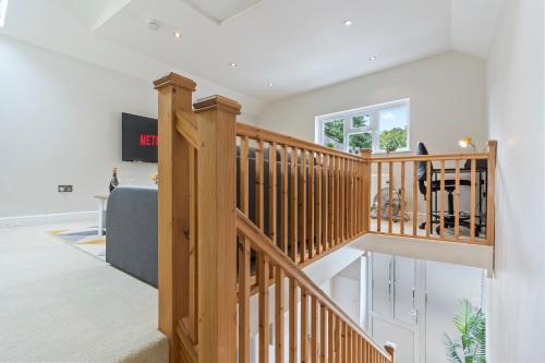 Stylish 2 Bed Home near Gatwick in Redhill West