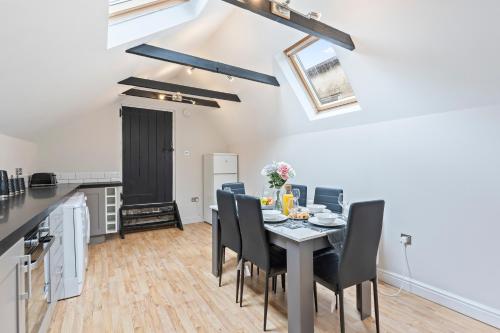 Faciliteiten, Stylish 2 Bed Home near Gatwick in Redhill West