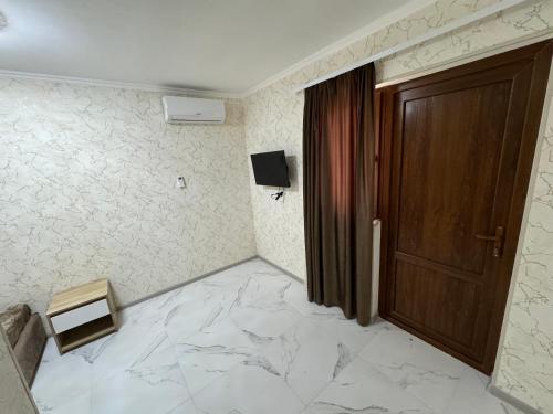 Prestige Hotel in Sanaina