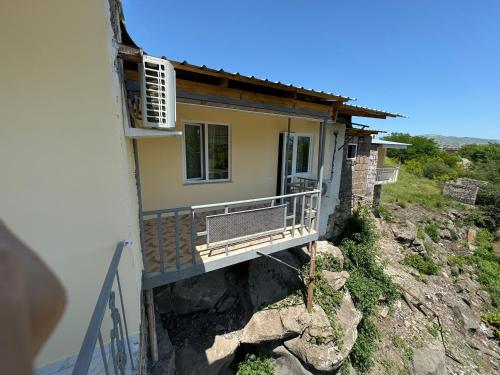 Prestige Hotel in Sanaina