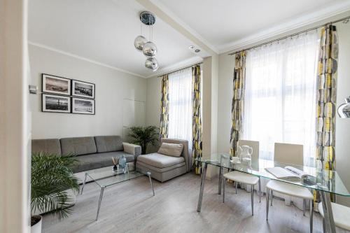 One-Bedroom Apartment image 10