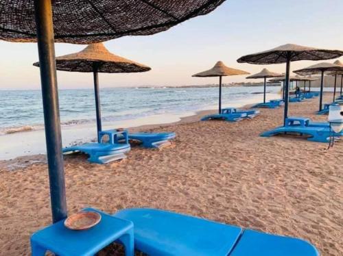 55 négyzetméteres, 1 hálószobás Apartman 1 fürdőszobával Sahl Hasheesh területén (Cecelia Beach Resort Furnished Chalet for Rent) in Hurghada vízparti része