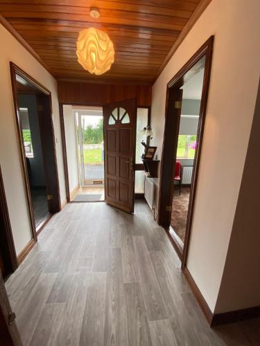 ทัศนียภาพภายนอกโรงแรม, Sunny South East Holiday Home in ยอล