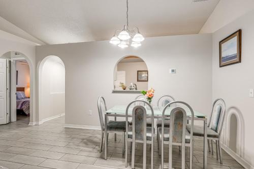 8 Mi to Legoland Winter Haven Home with Lanai! in Eagle Lake (FL)