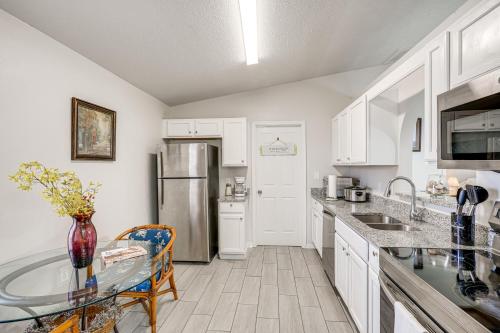 8 Mi to Legoland Winter Haven Home with Lanai! in Eagle Lake (FL)