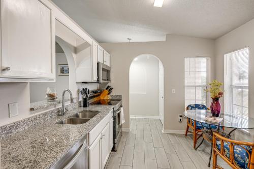 8 Mi to Legoland Winter Haven Home with Lanai! in Eagle Lake (FL)