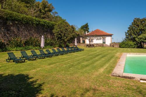 parveke/terassi, Casa de Vilela - casa senhorial exclusiva perto do Porto para até 15 pessoas (Casa de Vilela - casa senhorial exclusiva perto do Porto para ate 15 pessoas) in Santo Tirso