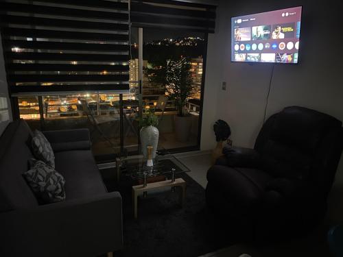 Hermoso Departamento con excelente vista, a pasos de la Quinta Vergara, cercano a Reloj de Flores y Playa Caleta Abarca