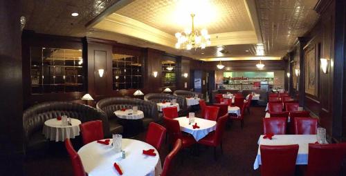 ห้องอาหาร, กิลมอร์ โฮเต็ล เทรดมาร์ค คอลเลคชั่น บาย วินด์แฮม (Gilmore Hotel, Trademark Collection by Wyndham) in เคตชิคาน (AK)