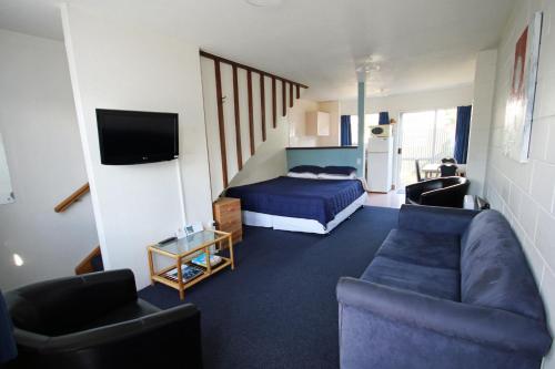 Midway Pacifica Lodge in โลเวอร์ ฮัท