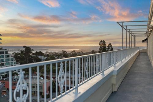 Balcony/terrace, Inn at the Park in Balboa Park