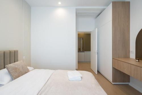 Caffe o milk near Promenada