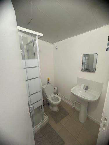 Душ, Résidence Borgia - Bois Vignolles, Appartement 2 (Residence Borgia - Bois Vignolles, Appartement 2) in Озуар-ла-Фер'єр