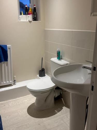Komegloba Mega room, Moston Station, Manchester (photo 7)