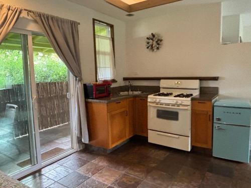 Banyan Tree B&B Retreat Banyan Tree B&B Retreat