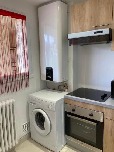 Konyha, Superbe Chambre ParentaleDouche Privée et WC Privés, Wifi, Cuisine Intégrée (Superbe Chambre ParentaleDouche Privee et WC Prives, Wifi, Cuisine Integree) in Vandoeuvre-les-Nancy