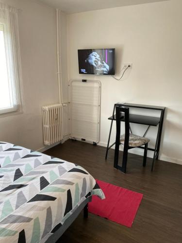 Superbe Chambre ParentaleDouche Privée et WC Privés, Wifi, Cuisine Intégrée (Superbe Chambre ParentaleDouche Privee et WC Prives, Wifi, Cuisine Integree) in Vandoeuvre-les-Nancy