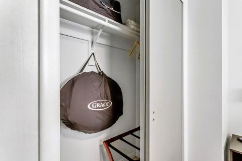 Comfortable 2BR Apt - Heart of Sugarhouse Comfortable 2BR Apt - Heart of Sugarhouse