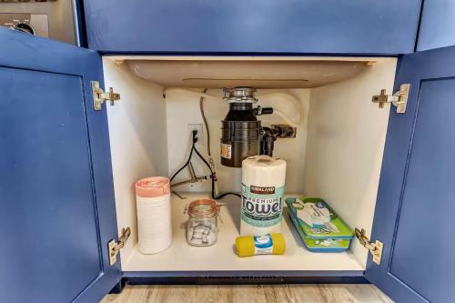 Comfortable 2BR Apt - Heart of Sugarhouse Comfortable 2BR Apt - Heart of Sugarhouse