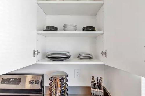 Comfortable 2BR Apt - Heart of Sugarhouse Comfortable 2BR Apt - Heart of Sugarhouse