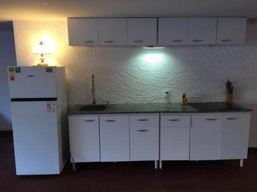 Drive In house Best location Carrasco 4 beds Beach in Carrasco