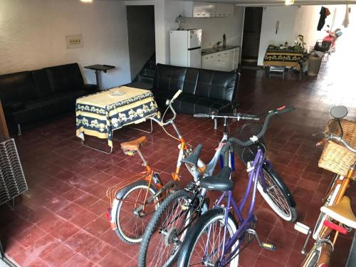 Drive In house Best location Carrasco 4 beds Beach in Carrasco