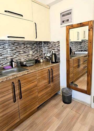 virtuve, Duplex Apartment Close to Kite Surf Center in Urla in Kadıovacık
