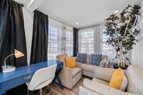 Roslindale village condos - Dover, MA