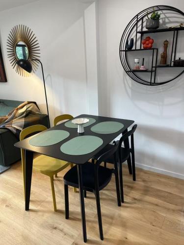 The Gilded Cross - Luxury CBD 3 Bedrooms in Phillpstown