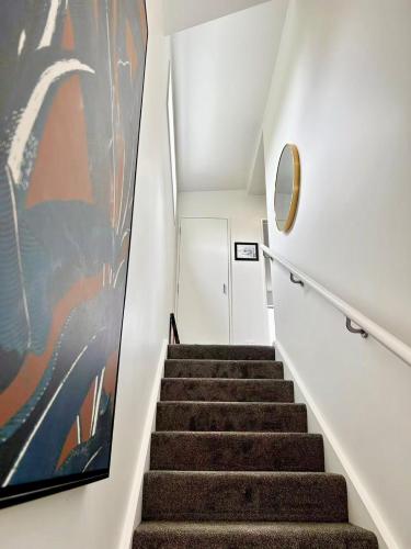 The Gilded Cross - Luxury CBD 3 Bedrooms in Phillpstown