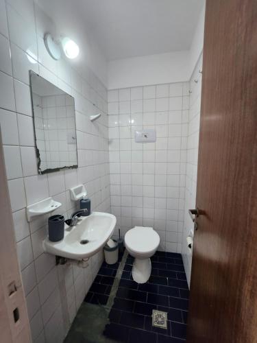 One-Bedroom Apartment image 9