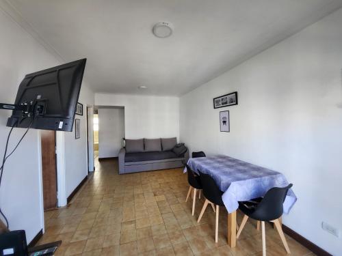 One-Bedroom Apartment image 3