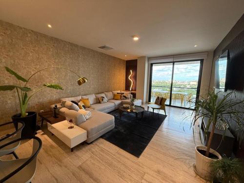 PH best location at Vela Towers, Cancún