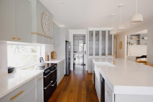 Bundeena's best-10br-Pool-Beach in Bundeena