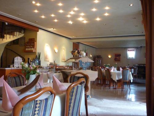 Étterem, zu Jeddelohs Bungalows & Apartments -Adult friendly in Gladenbach