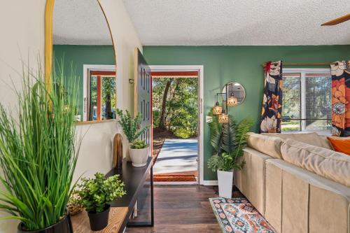 Exterior view, Havana Hideaway 3BR Home with Private Pool and Dedicated Office in Vilano Beach