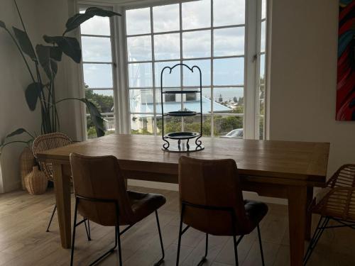 Poolside Getaway on Napier Hill in ฮอสปิตัล ฮิลล์