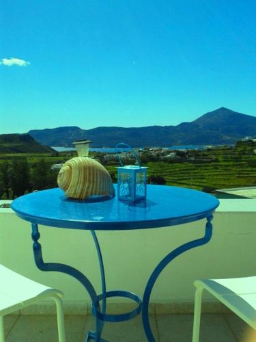 ระเบียง/ชานเรือน, Georgia Rooms Milos in ตริพิตี