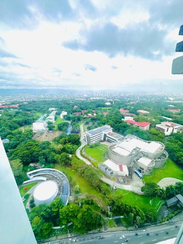 Working Studio in Front of Ateneo de Manila, Manille