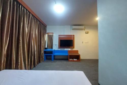 room detail thumbnail 2