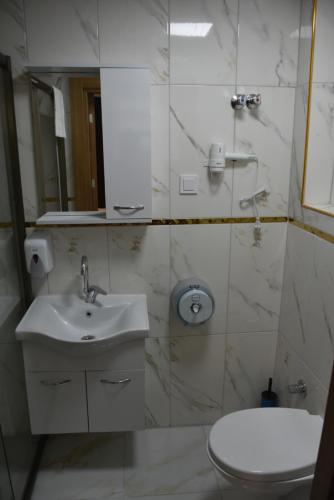 Superior Triple Room image 10