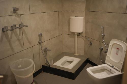 Deluxe Double Room with Balcony image 1
