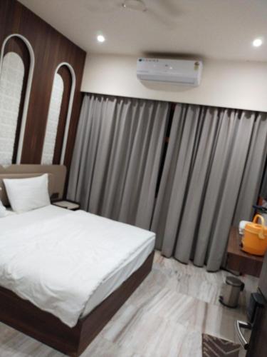 Deluxe Double Room with Balcony room in Hotel Jai Palace