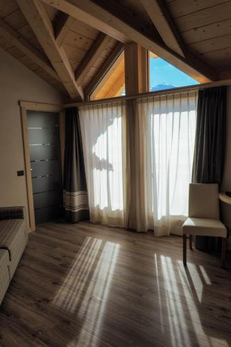 Family Room with Mezzanine and Mountain View image 5